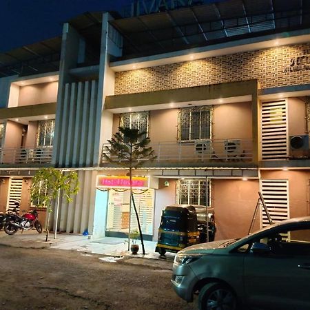 Hotel Nivara 纳威孟买 外观 照片